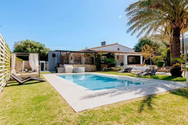 Rural or Farmhouse in Alcúdia, Province of Balearic Islands — photo 1