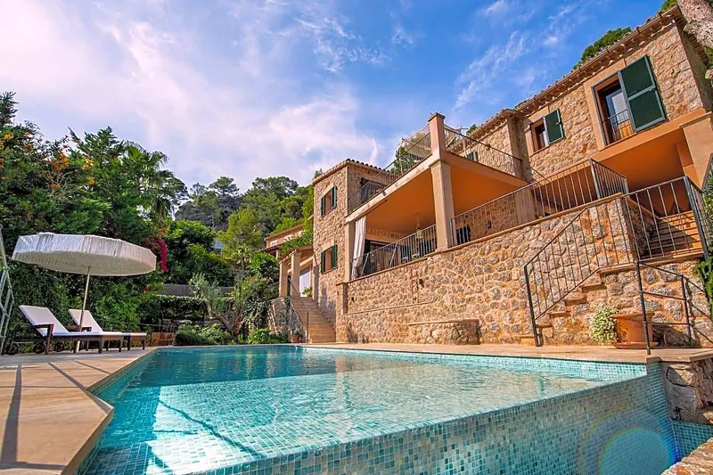 Experience Luxury Living with Breathtaking Views in Deia Cove! — photo 1