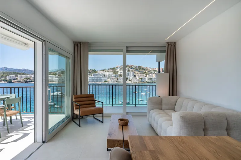 New Luxury Renovated Penthouse with Spacious Terraces and Direct Sea Access in Santa Ponsa — photo 10