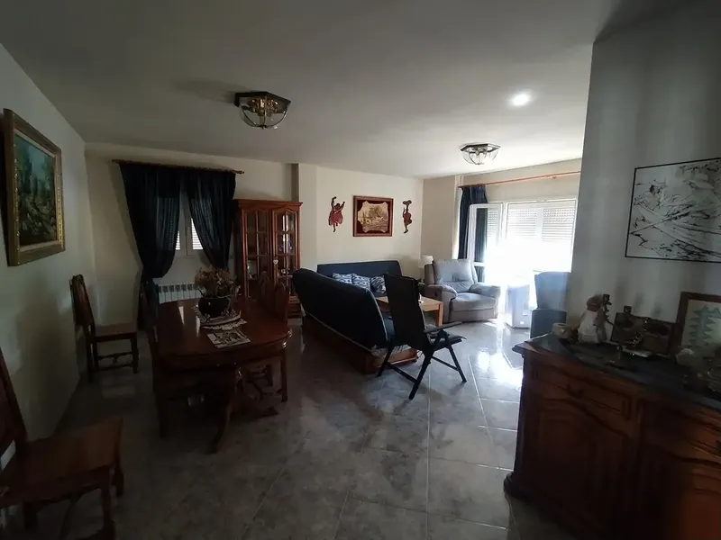 House-chalet for sale in Ses Cadenes-Urbanización Bellavista-El Arenal-Palma. Residential and quiet area with all services, recently — photo 3