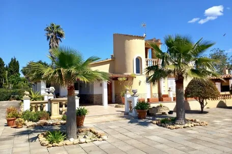 Finca with guest house in a quiet area, not far from Llucmajor — photo 1