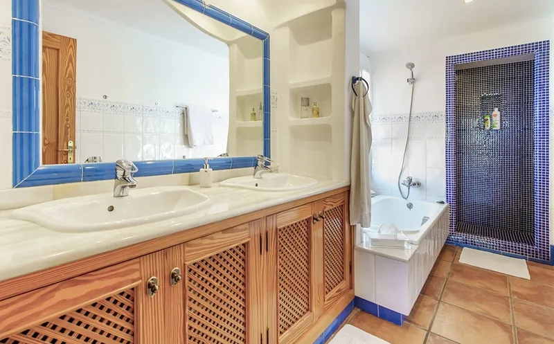 Beautiful 3 bedroom penthouse in Santa Ponsa with separate guest room in… — photo 11