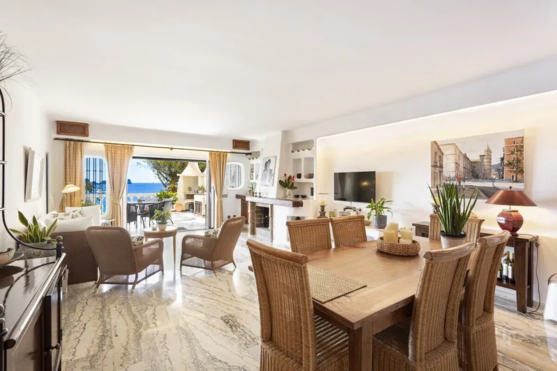 Exclusive! Mediterranean dream apartment with 3 bedrooms on the first line of Costa de la Calma — photo 6