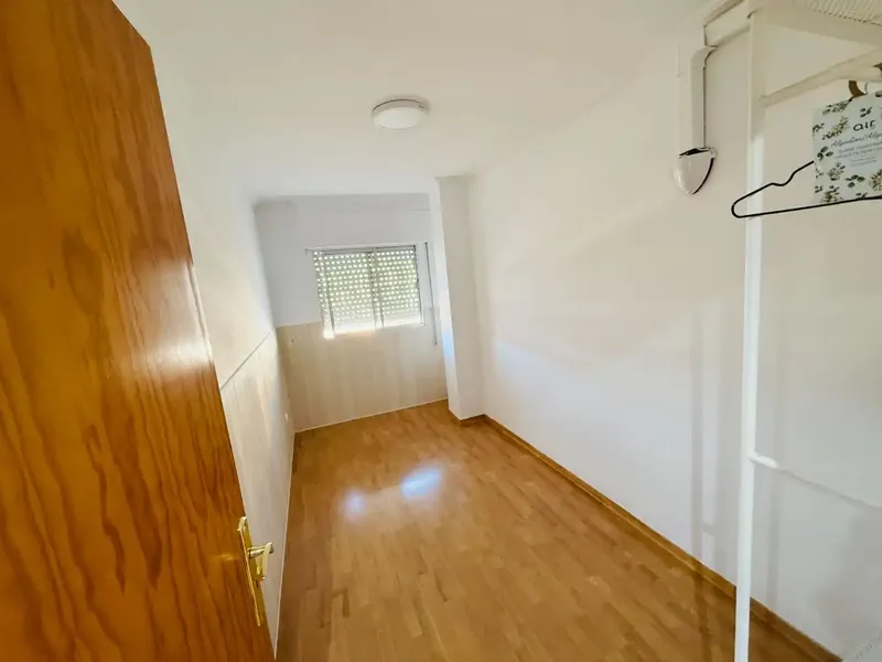 Opportunity, bright family flat for rent. In Plaza de Toros area, approx. 135m2, living room, dining room, furnished and semi-equipped kitchen — photo 5
