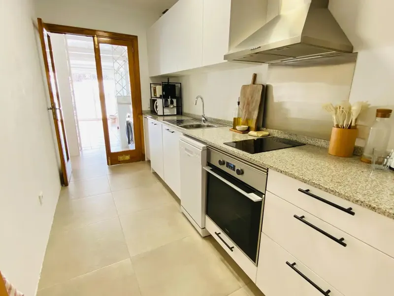 PRECIO DE ALQUILER: 2.160 €/MES — photo 3