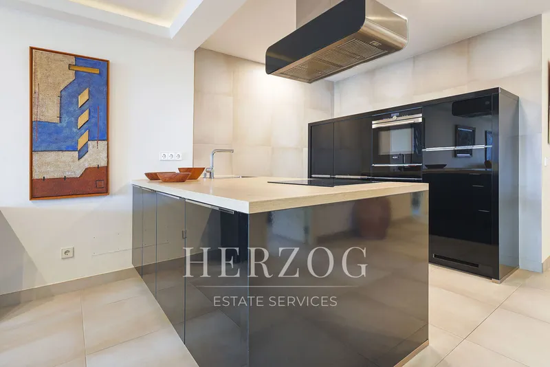 Exclusive apartment on the Paseo Maritimo in Palma de Mallorca — photo 7