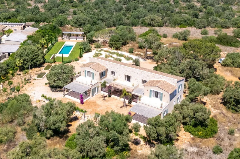 Elegant new-build country finca with large guest house near Es Trenc — photo 1