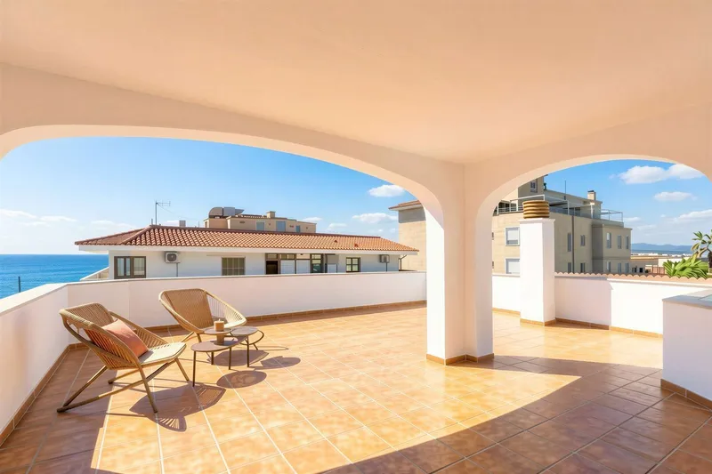 Seaside Living with a View—Exclusive Property in a Top Location — photo 9