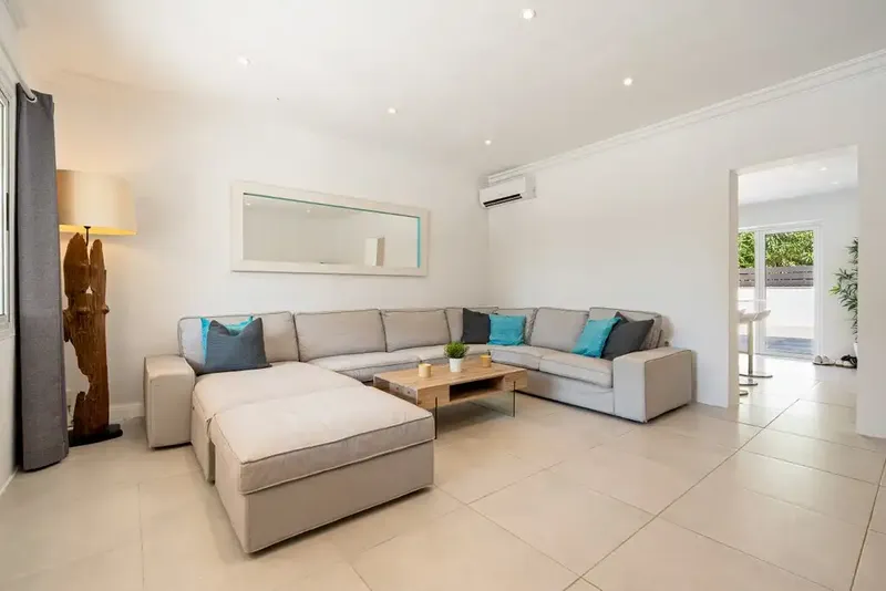 This attractive single-storey villa for sale in Bonaire offers a comfortable Mediterranean lifestyle in one of the residential areas — photo 6