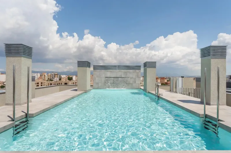 Piso de dos dormitorios amueblado en urbanización con piscina y parking en Nou Llevant — photo 2