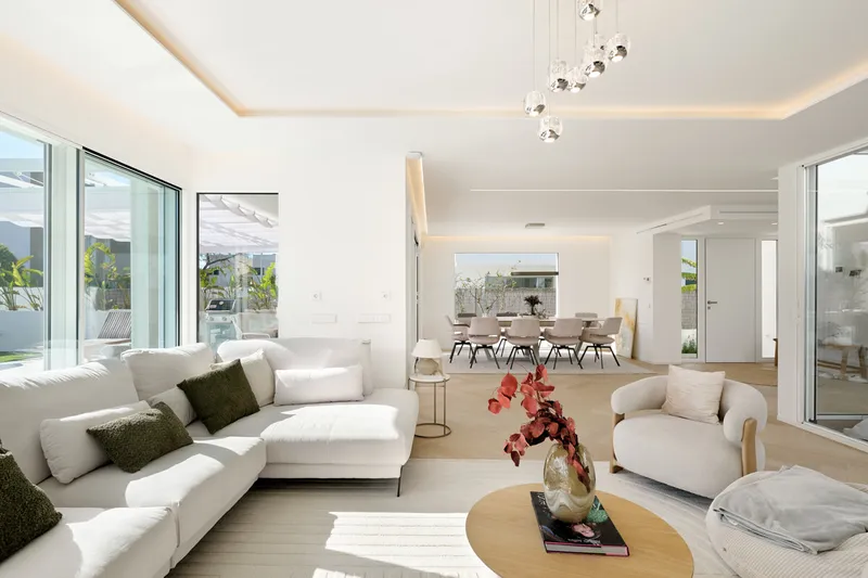 Modern detached house in Ciudad Jardin — photo 10
