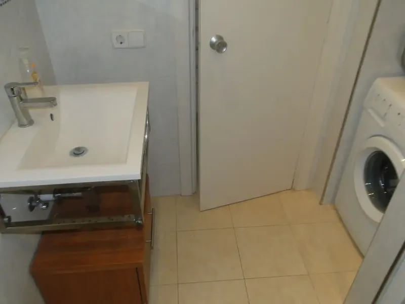 Studio for sale of 40m2 in the Siesta II building. Second floor. Alcudia. Mallorca. Community elements, elevator, reception, pool and — photo 12