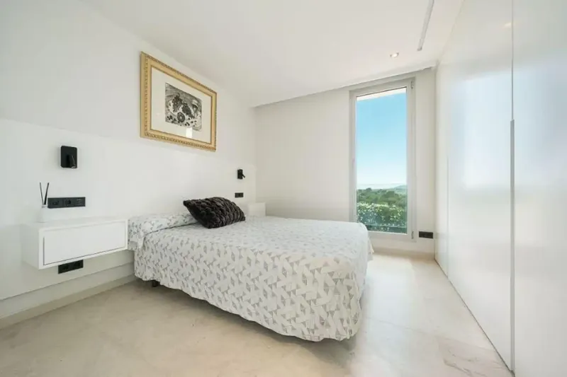 Welcome to your new luxury home! This detached villa offers everything your heart desires: from a heated indoor pool — photo 7