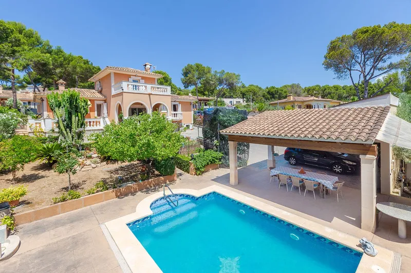 Mediterranean house with plenty of privacy — photo 1