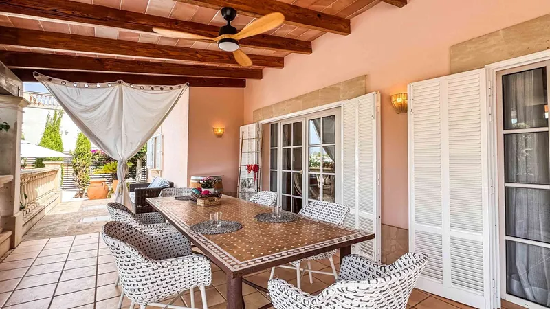 Exclusive feel-good house with pool, in a prime location close to town and beach — photo 11