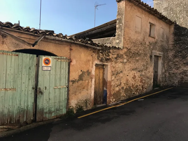 House — photo 1