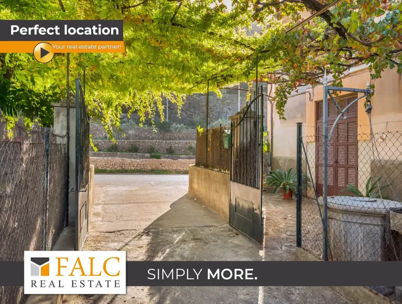 This finca in Sóller is located just steps from the beach and several shops, bars and restaurants in the port of Puerto Sóller. — photo 1