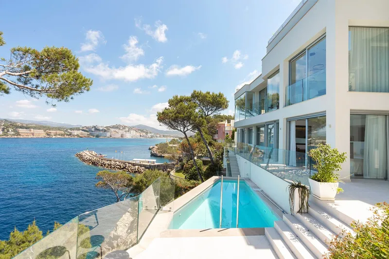 Exceptional newly built villa offering the very best in modern luxury — photo 7