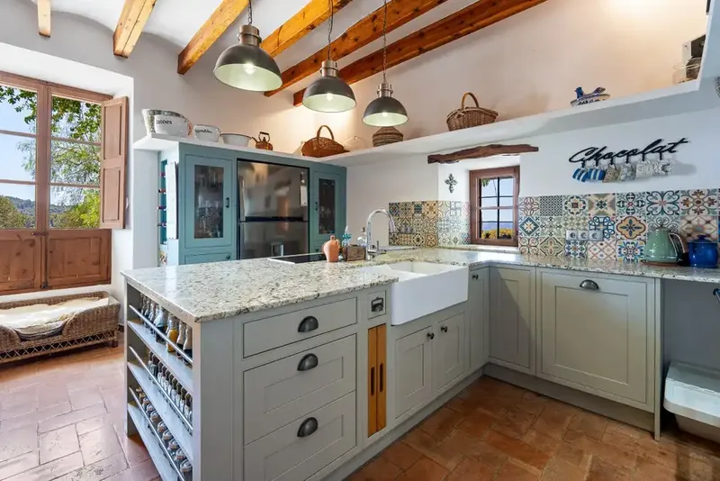 Exceptional historic country house on the edge of Galilea — photo 12