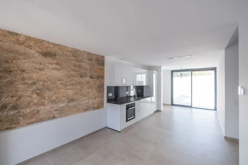 Sold! Stylish family townhouse for sale in Colònia de Sant Jordi, with a pool and garage — photo 6