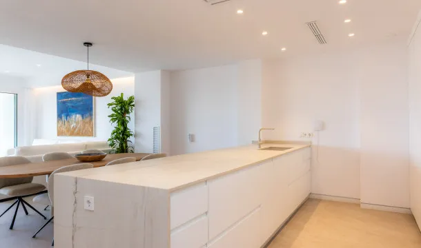 Modern apartment on the seafront promenade in Palma — photo 12