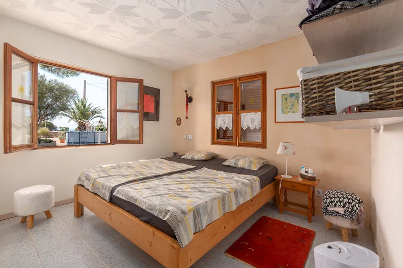 Charming chalet with rooftop terrace in first sea line in a quiet location — photo 11