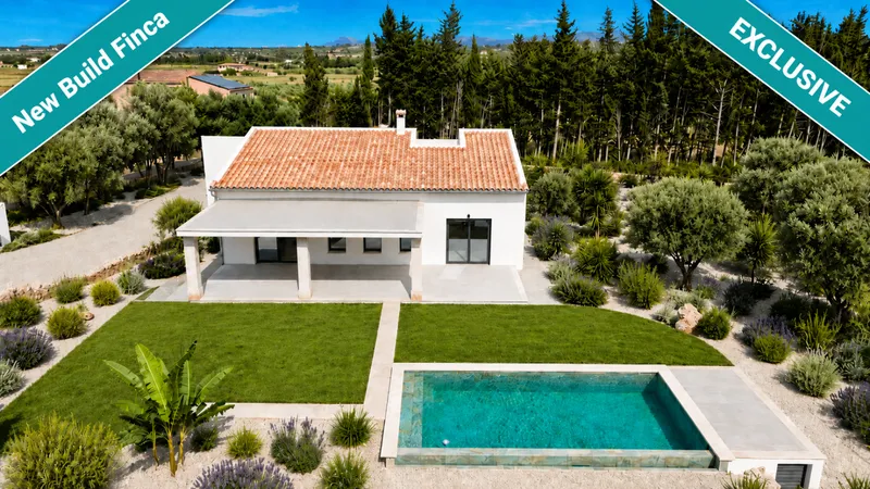 Detached Villa in Muro — photo 1