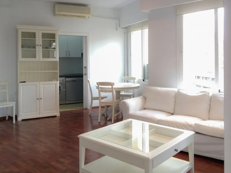 Spacious apartment for renovation with two bedrooms, two bathrooms, terrace, lift and parking in El Terreno — photo 7