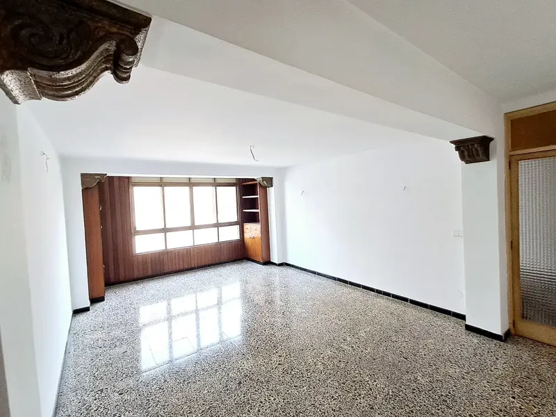AMPLIO PISO EN ZONA SANTA CATALINA — photo 2