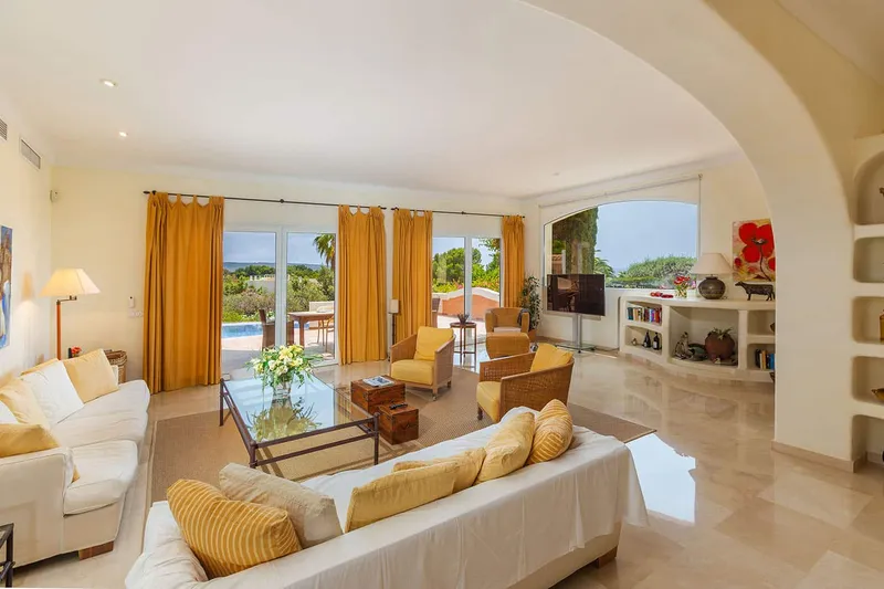 Mediterranean villa in quiet prime location near harbour and golf course — photo 5