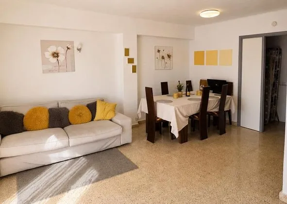 Flat / apartment in Son Ferrer, Calvià — photo 1