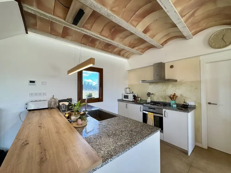 Available in August. Exclusive for the month of August, this beautiful rustic finca is located just 2 minutes from Llucmajor and — photo 6
