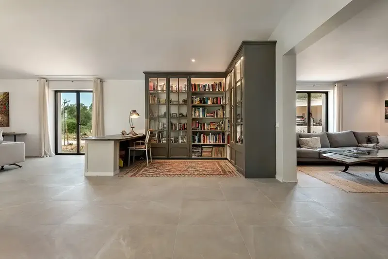 This spectacular newly built rustic estate is located on a large plot of 31,382 m² in the charming surroundings of Ruberts — photo 6