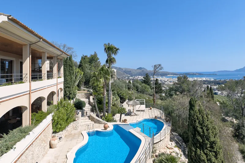 Villa for rent with pool and sea views in Port de Pollença — photo 2