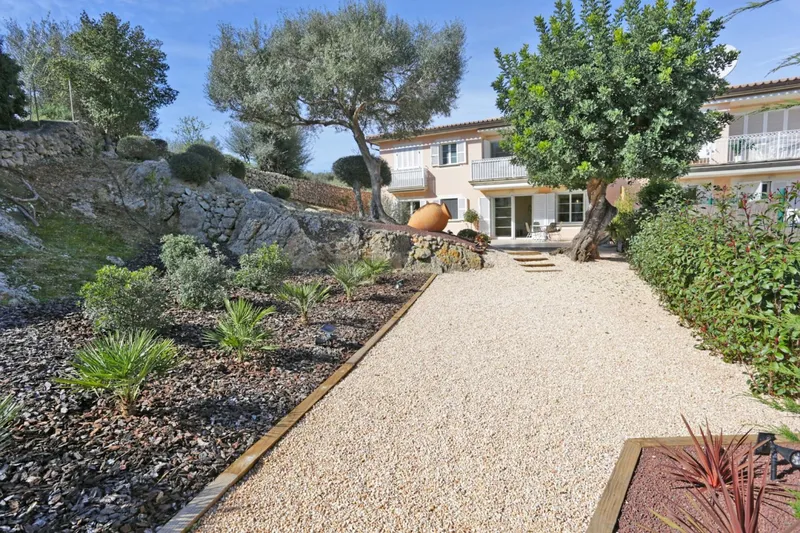Beautiful and bright ground floor in a community with mountain views in Calvia village — photo 3