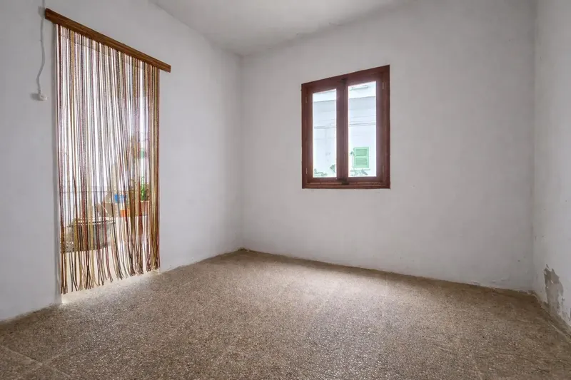 We present this charming ground-floor property with great potential, located in Son Amonda, one of the most sought-after and highly regarded residential areas — photo 7