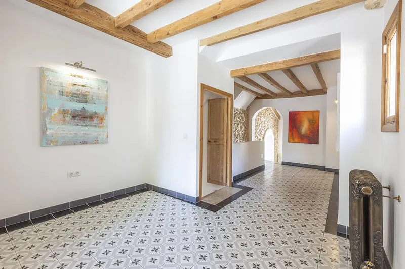Majestic villa with pool and garden near Palma for rent — photo 6
