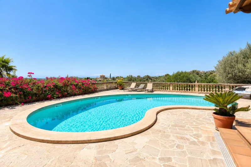 Spacious and bright Mediterranean-style country house, featuring pleasant terraces, [...] — photo 4