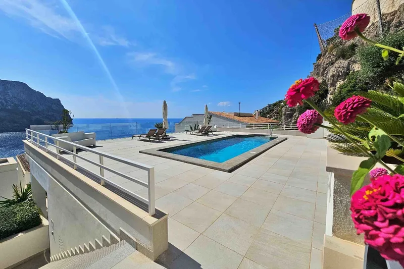 Stylish apartment with spectacular sea views — photo 12