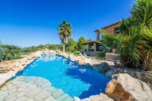 Alcudia: High-quality, large finca with sea views, pool, tennis court and holiday rental license in Alcudia — photo 2