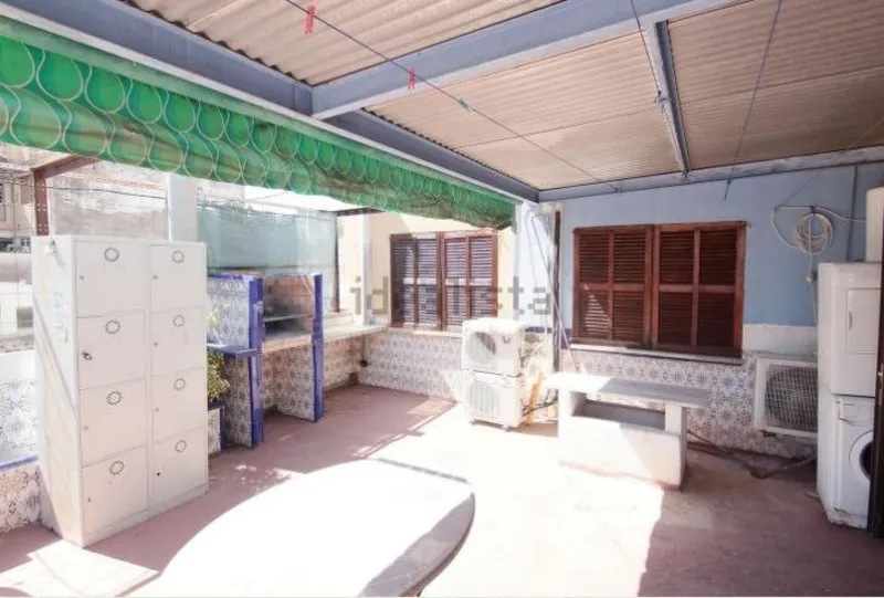 House — photo 1