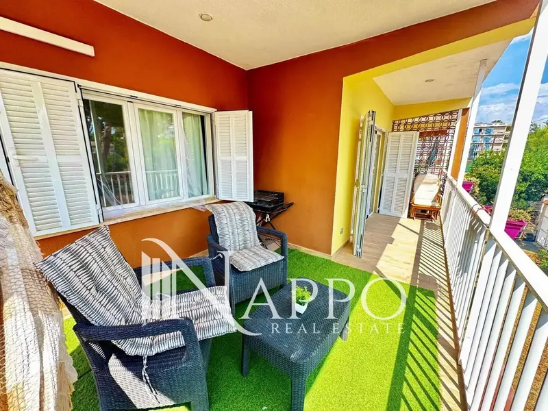 NAPPO Real Estate presents this magnificent free-roof home in Playa de Palma, just 200 meters from the sea. Located in a — photo 5