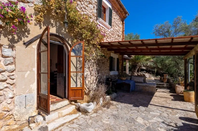 Auténtica casa con garaje, jardín y parcela para construir en Galilea — photo 2