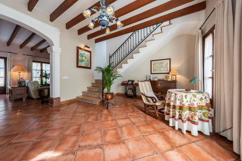 Charming Mallorcan townhouse with patio and garden in Campos — photo 4