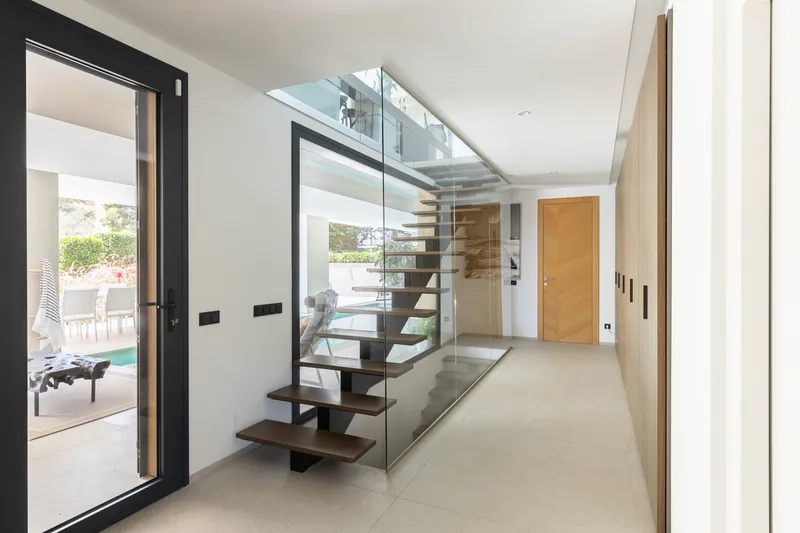 Exclusive villa complex with two pools, garden and partial sea views — photo 6