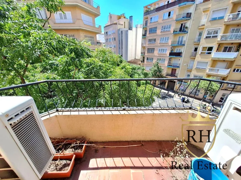 Spacious apartment to renovate in the heart of Palma — photo 2