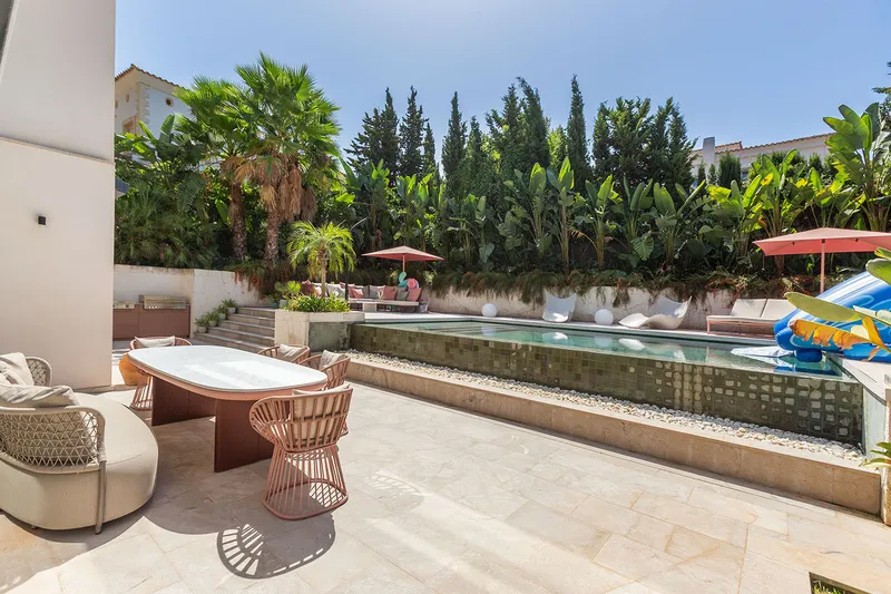 Elegant villa with top amenities and plenty of privacy — photo 4