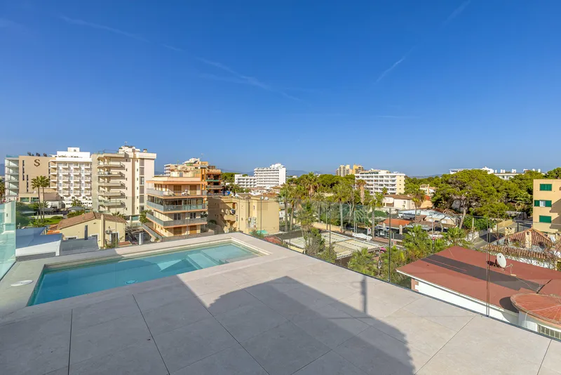 Penthouse in Playa de Palma - rooftop terrace with pool and partial sea views — photo 3