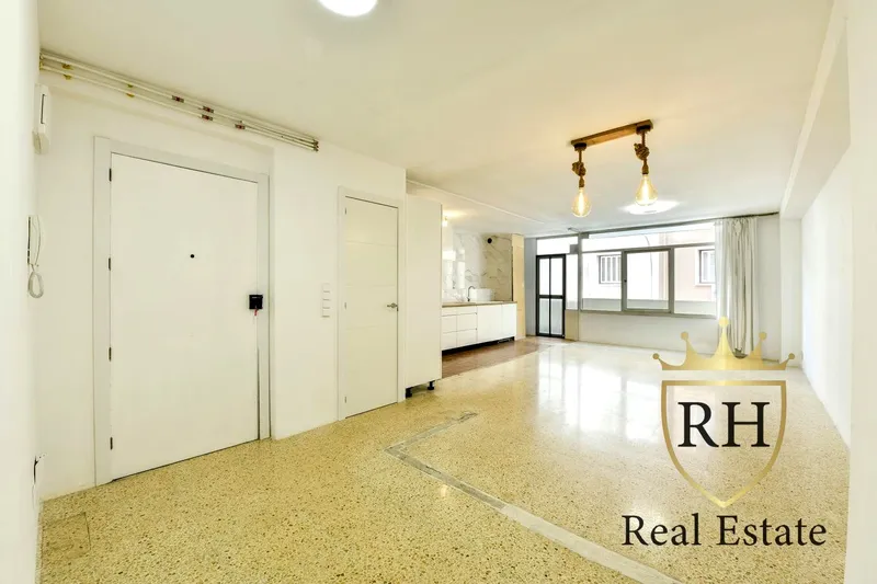 Spacious flat in the centre of Palma with terrace — photo 7