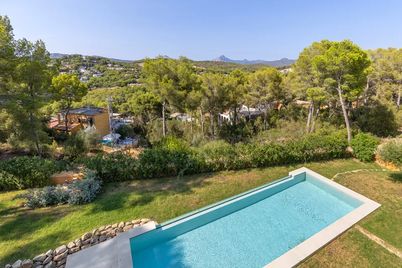 Villa in Santa Ponsa - View of the luxurious new build property — photo 4